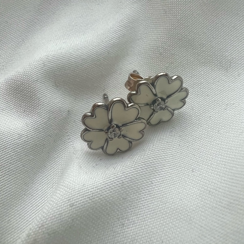 PANDORA White Primrose Flower Stud Earrings